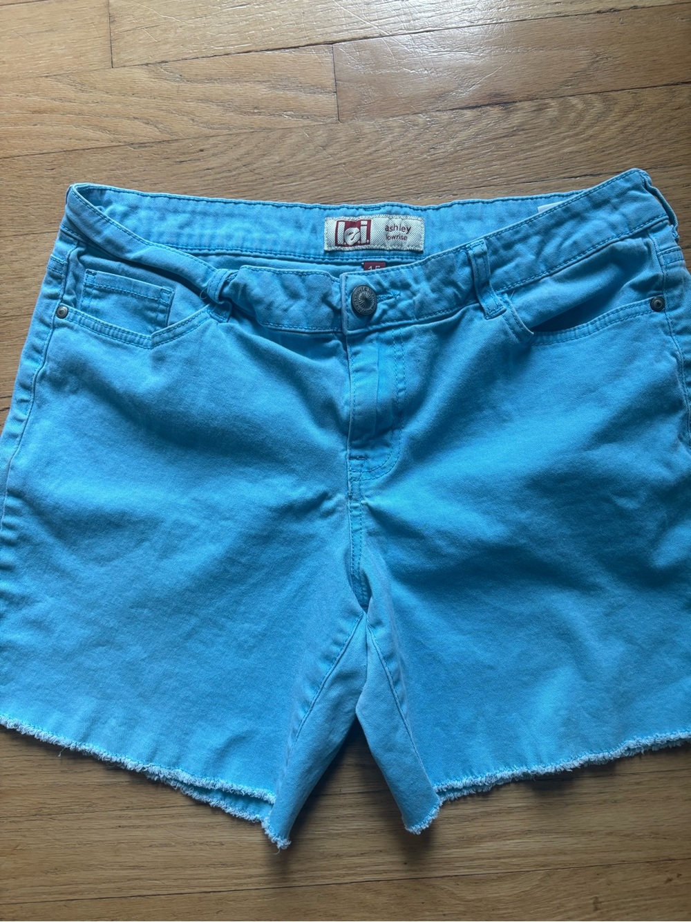 l.e.i. Ashley Low Rise Cutoff Shorts - Turquoise, Size 15